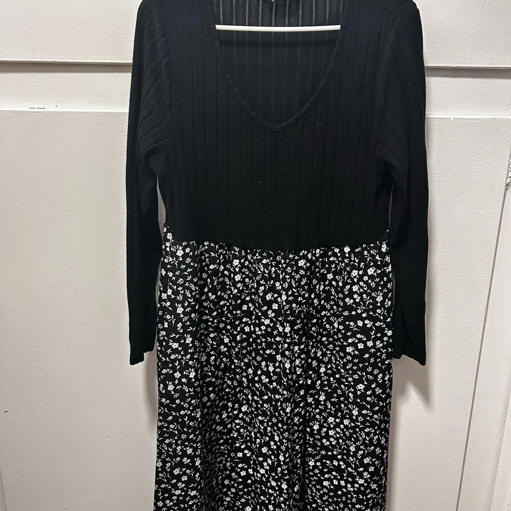 Floral midi dress - Picture 1 of 11